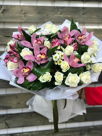 Букет цветов из: Розы и Хризантемы в Белебее