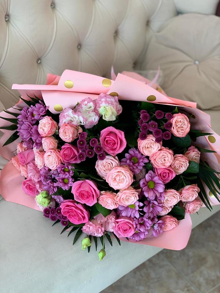 Букет цветов из: Хризантемы, Розы и Лизиантусы в Белебее