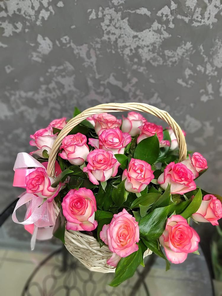 Цветочная композиция из Розы в корзине в Белебее