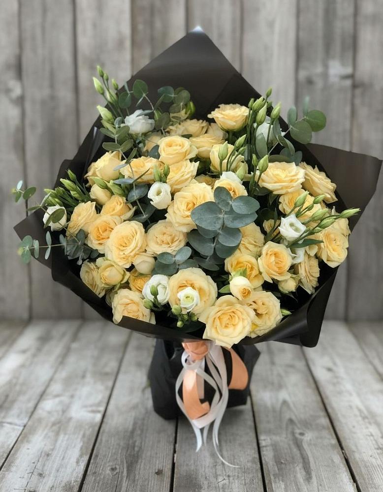 Букет цветов из: Розы и Лизиантусы в Белебее