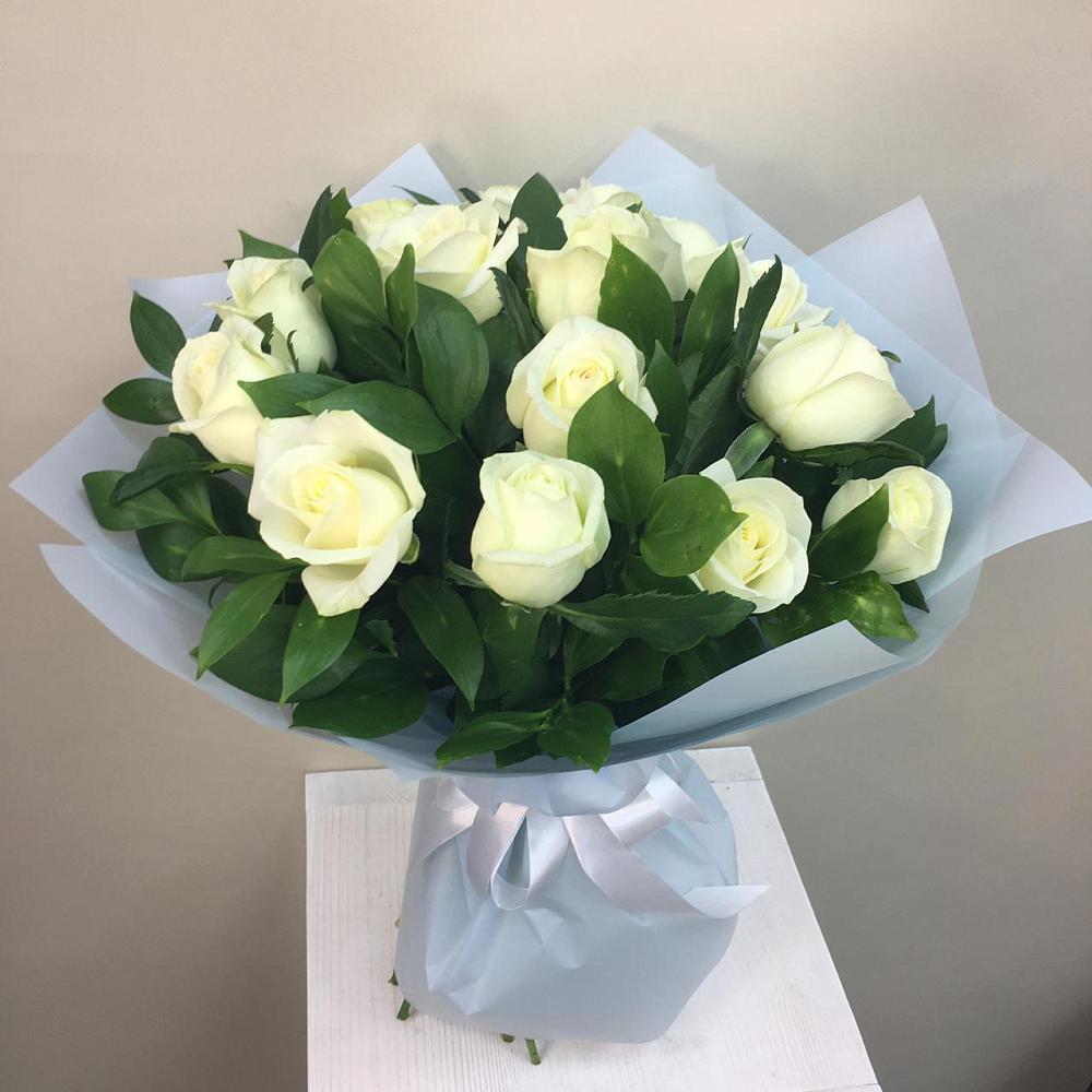 Букет 15 Белых роз Проуд в Белебее