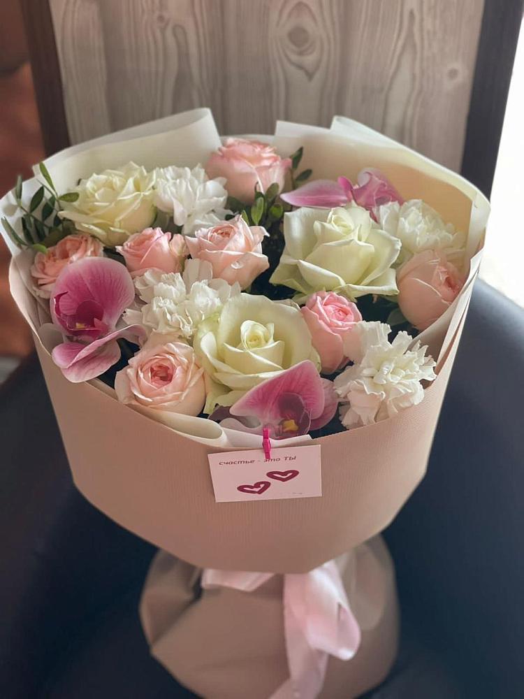 Букет цветов из: Орхидеи, Розы и Гвоздики в Белебее