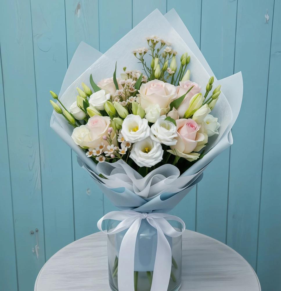 Букет цветов из: Розы и Лизиантусы в Белебее