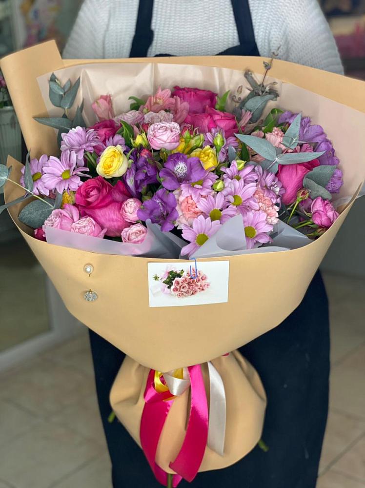 Букет цветов из: Хризантемы, Гвоздики и Альстромерии в Белебее