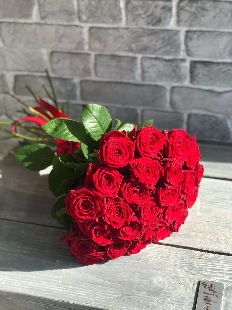 Букет Красные розы Фридом в Белебее