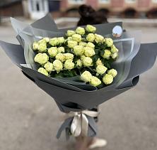 Букет Белые кустовые розы Солинеро в Белебее