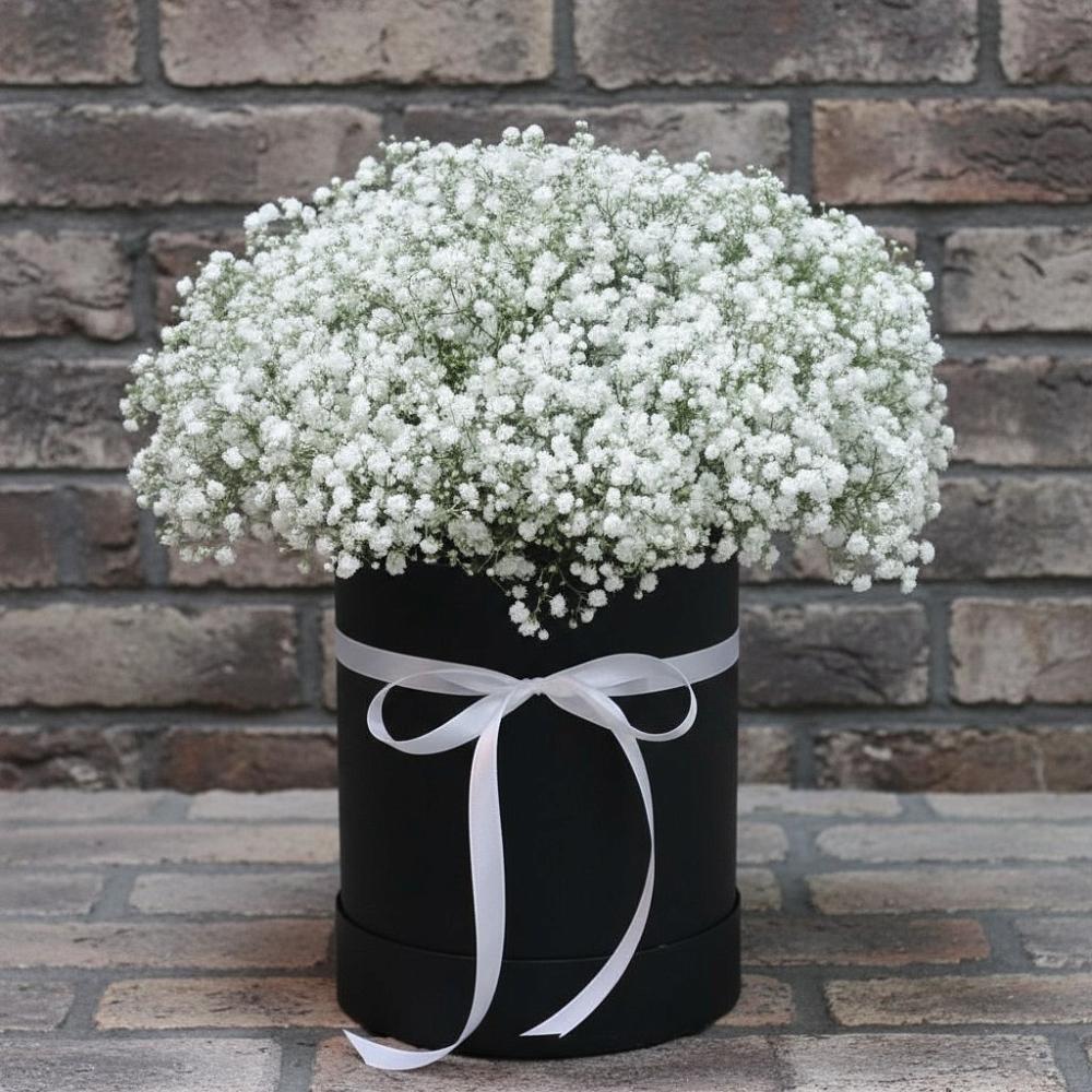 Цветочная композиция из Гипсофила в шляпной коробке в Белебее