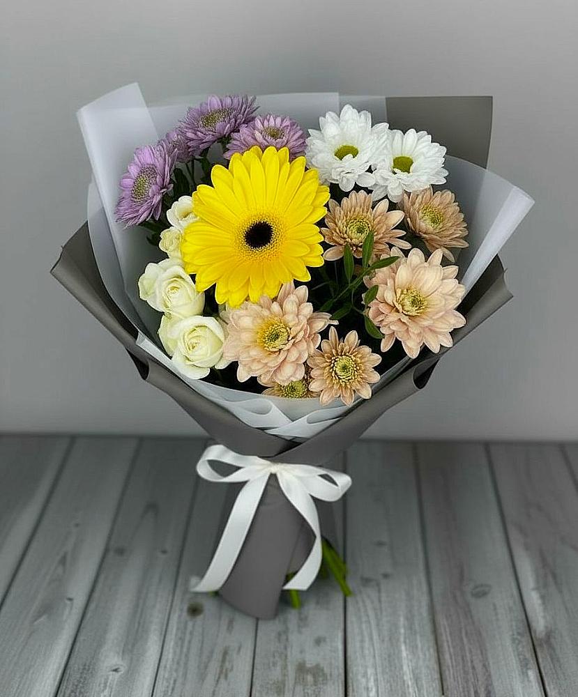 Букет цветов из: Розы, Герберы и Хризантемы в Белебее