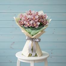 Букет цветов из:  Орхидеи и Розы в Белебее
