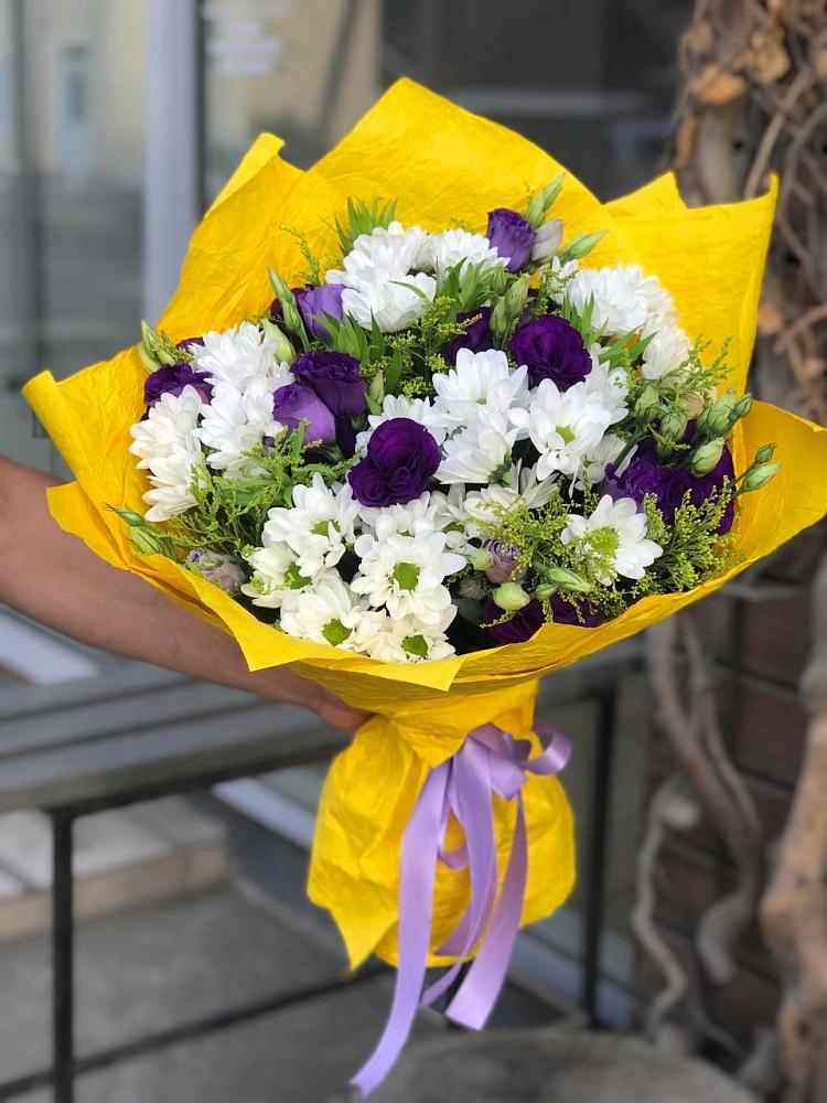 Букет цветов из: Ирисы, Хризантемы и Ромашки в Белебее