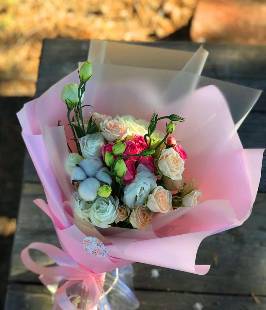 Букет цветов из: Розы и Лизиантусы в Белебее