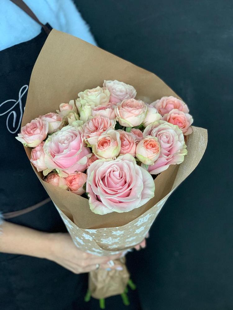 Букет цветов из: Хризантемы и Розы в Белебее