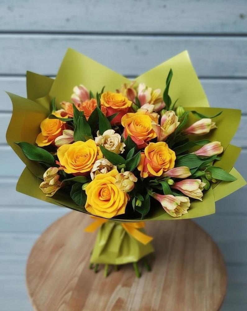 Букет цветов из: Альстромерии и Розы в Белебее