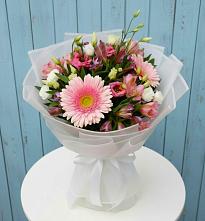 Букет цветов из:  Герберы, Альстромерии и Лизиантусы в Белебее