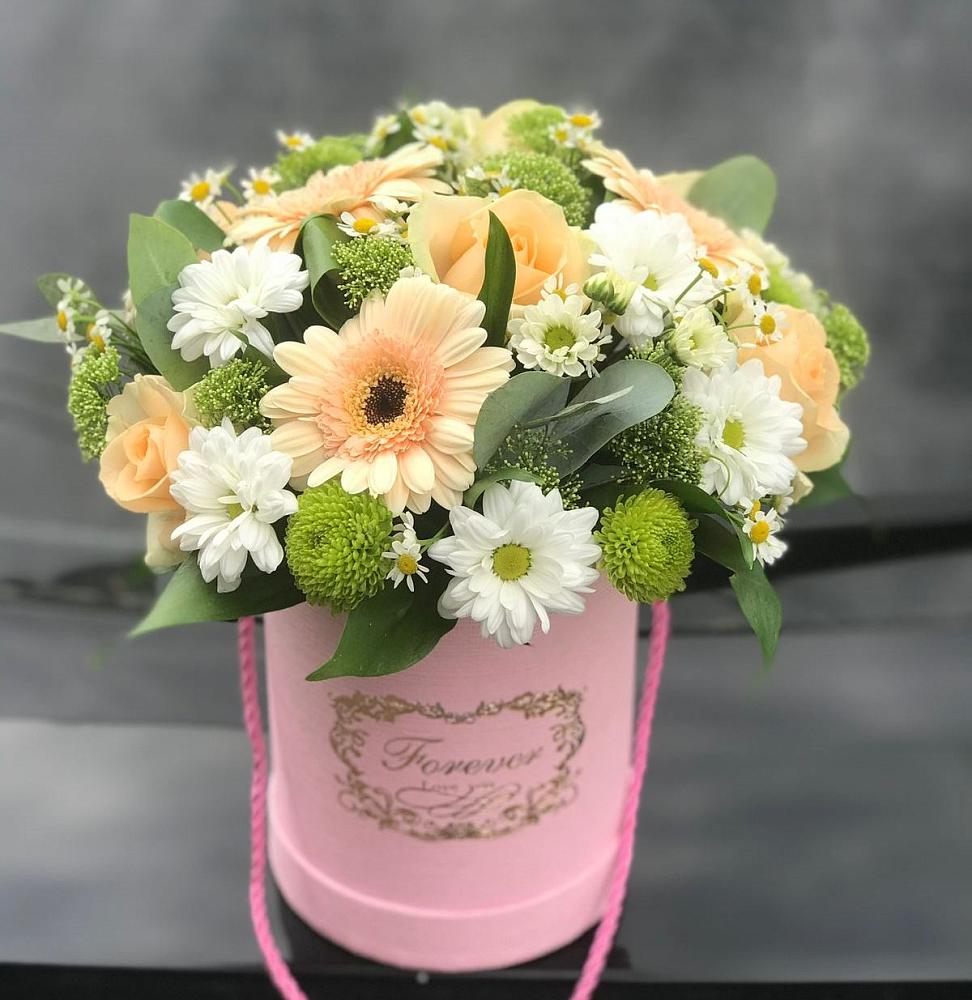 Цветочная композиция из Розы, Герберы и Хризантемы в шляпной коробке в Белебее