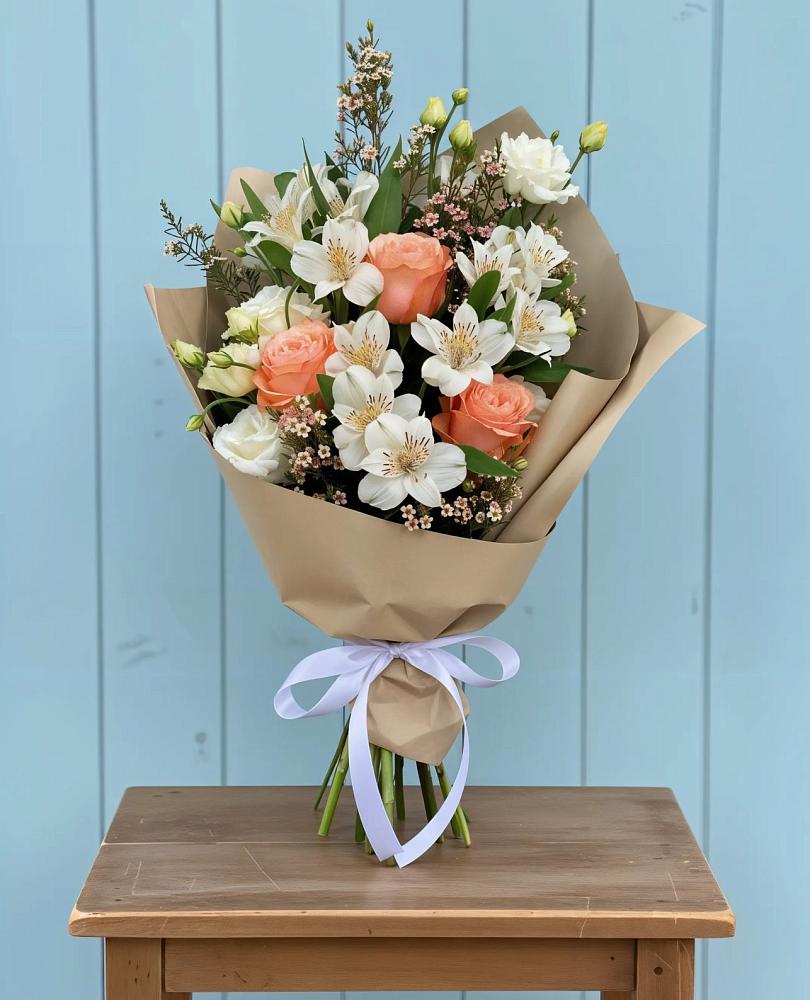 Букет цветов из: Альстромерии, Лизиантусы, Розы и Хризантемы в Белебее
