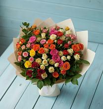 Букет Микс из разноцветных кустовых роз в Белебее