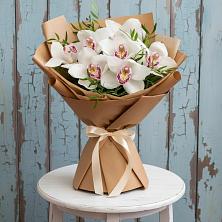 Букет цветов из:  Орхидеи и Розы в Белебее